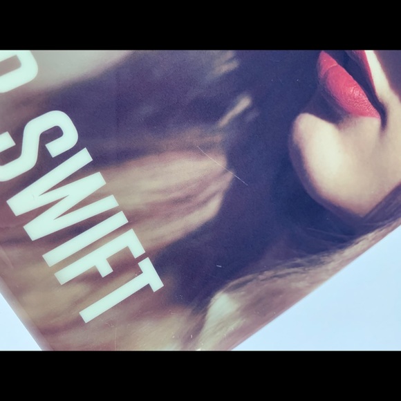 Taylor Swift RED iPad Cover - Picture 2 of 5